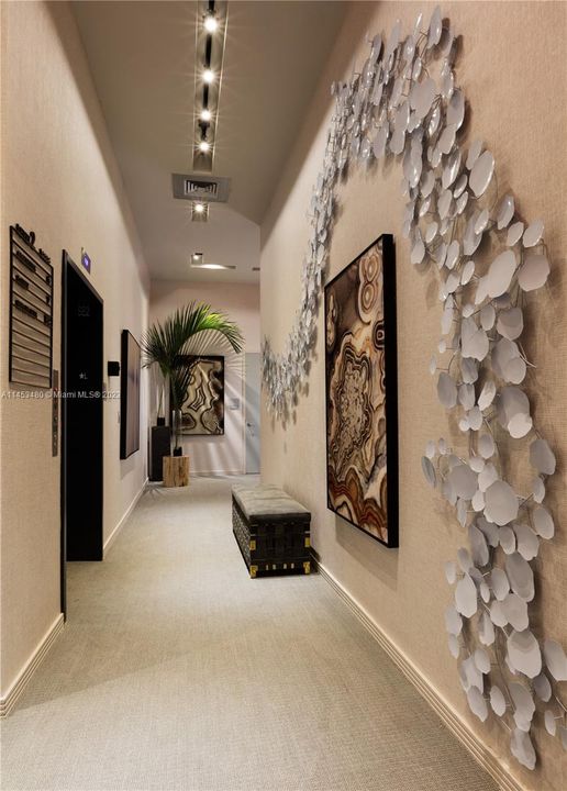 Recently Sold: $775,000 (1 beds, 2 baths, 912 Square Feet)