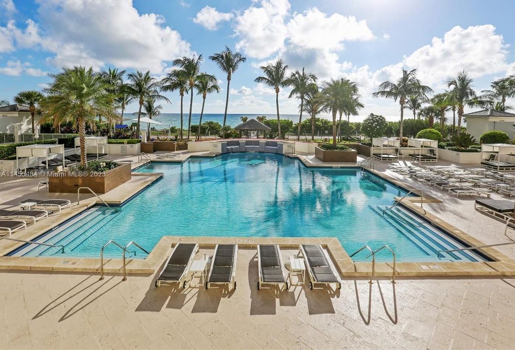 For Rent: $5,250 (1 beds, 2 baths, 1100 Square Feet)