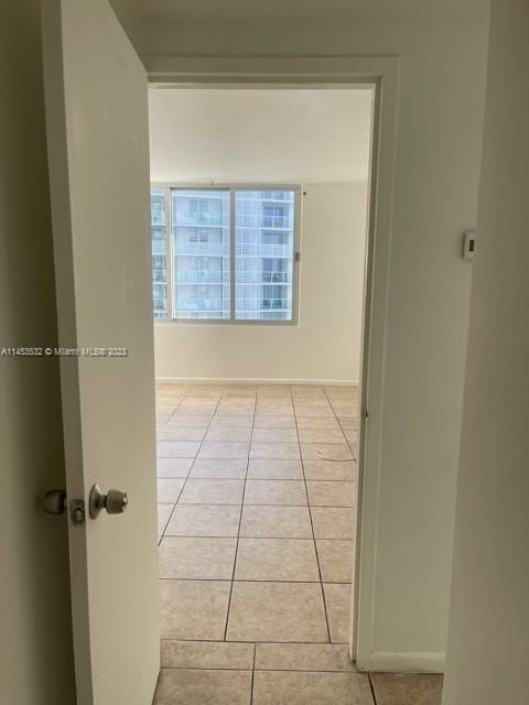 For Sale: $460,000 (1 beds, 1 baths, 852 Square Feet)