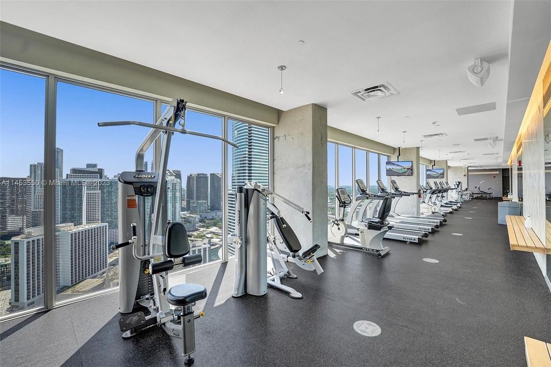 Recently Sold: $468,000 (2 beds, 1 baths, 736 Square Feet)