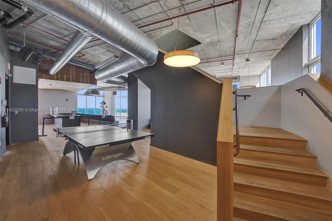 Recently Sold: $468,000 (2 beds, 1 baths, 736 Square Feet)