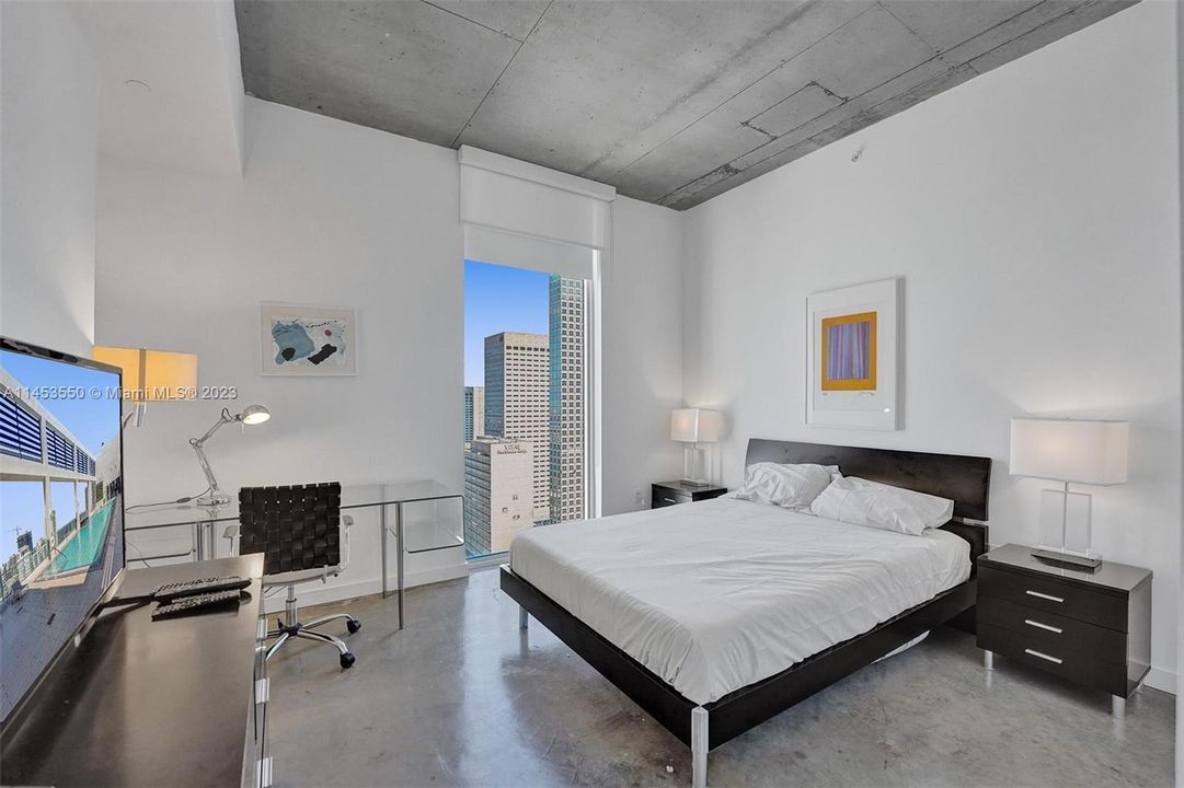 Recently Sold: $468,000 (2 beds, 1 baths, 736 Square Feet)