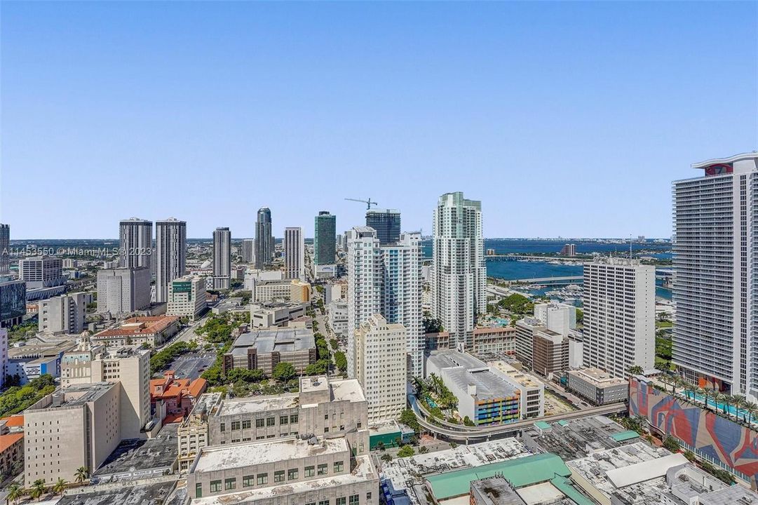 Recently Sold: $468,000 (2 beds, 1 baths, 736 Square Feet)