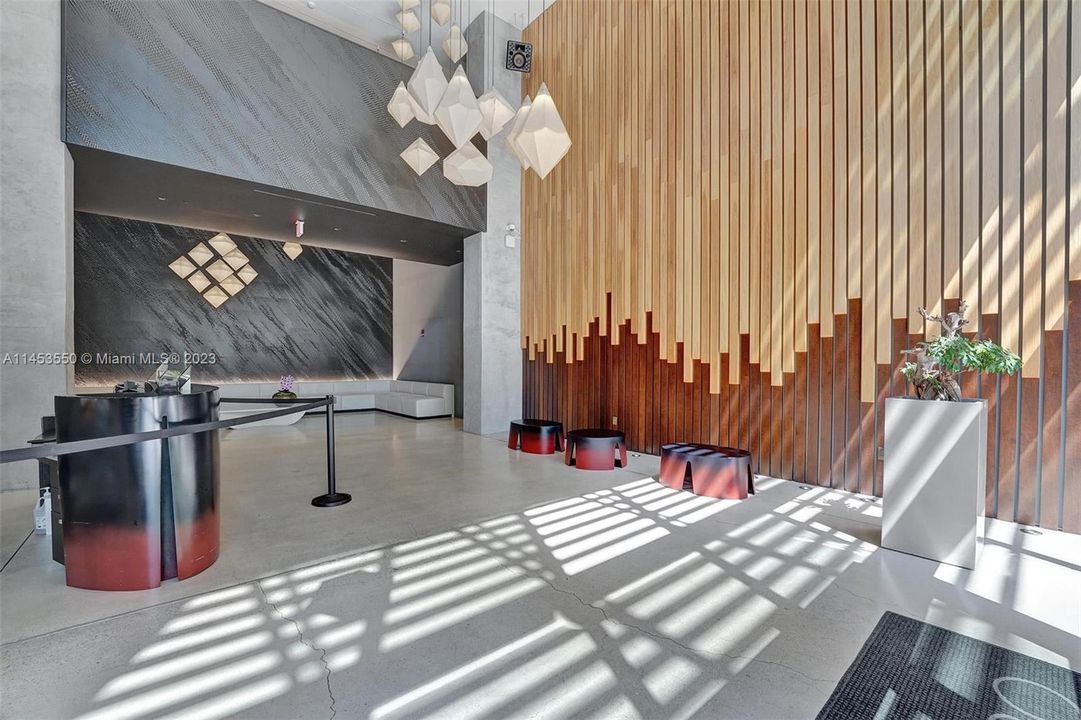 Recently Sold: $468,000 (2 beds, 1 baths, 736 Square Feet)