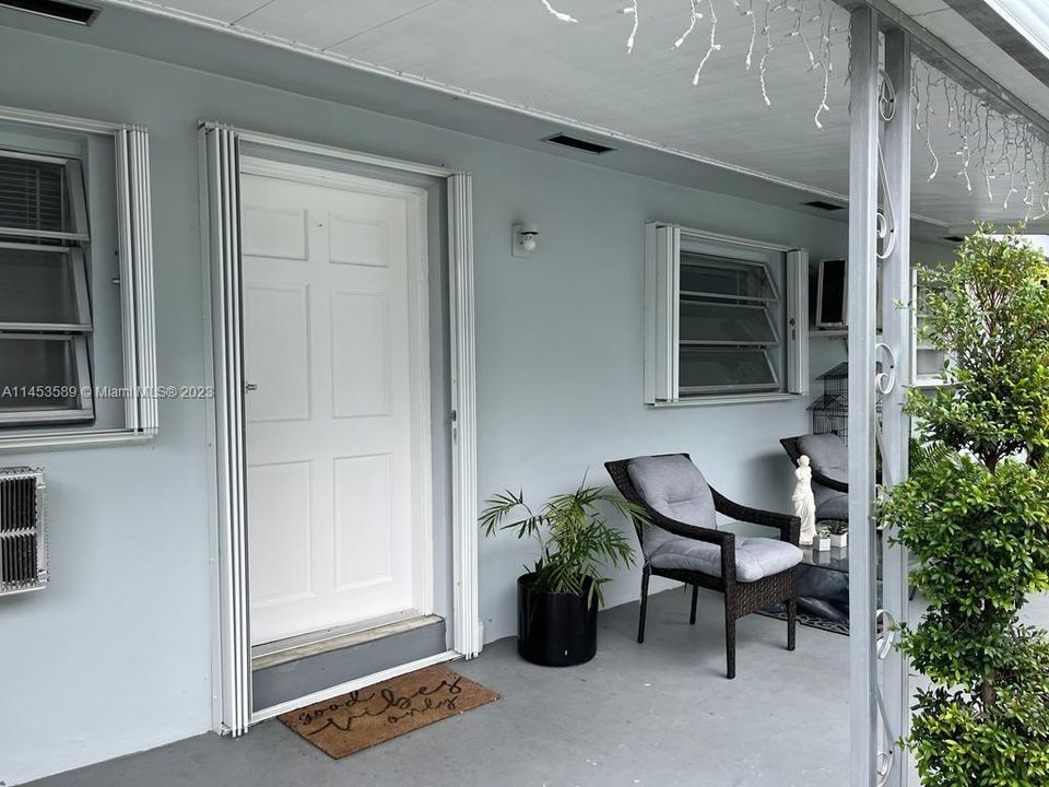 Recientemente alquilado: $1,600 (1 camas, 1 baños, 1985 Pies cuadrados)