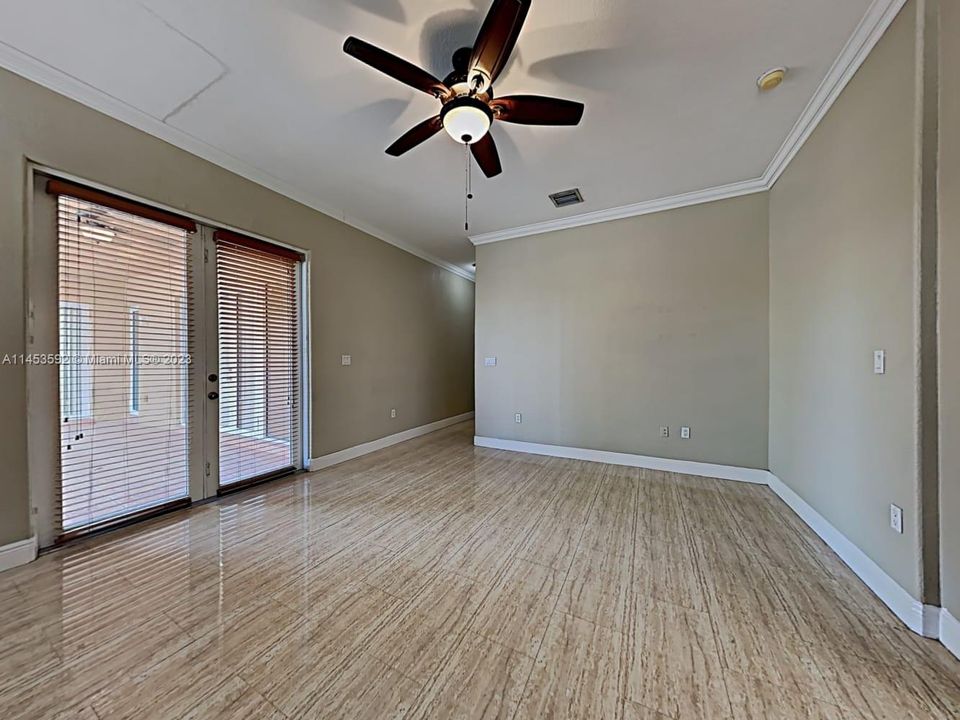 Recently Rented: $4,050 (4 beds, 3 baths, 2466 Square Feet)