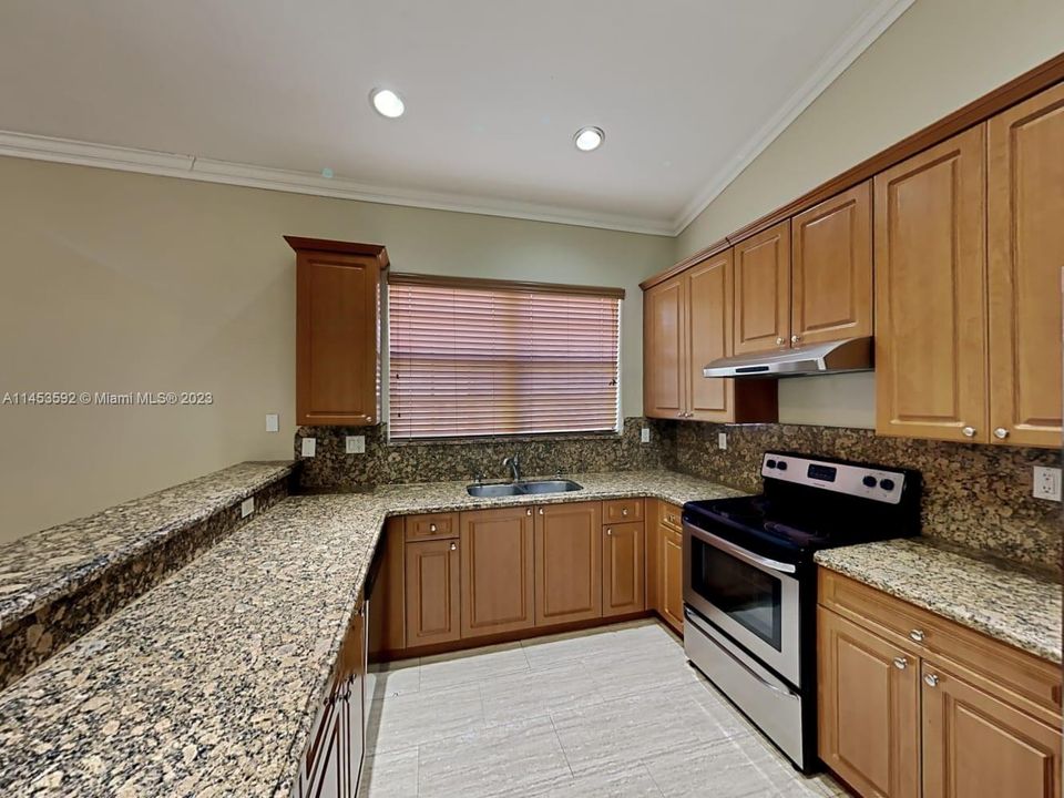 Recently Rented: $4,050 (4 beds, 3 baths, 2466 Square Feet)