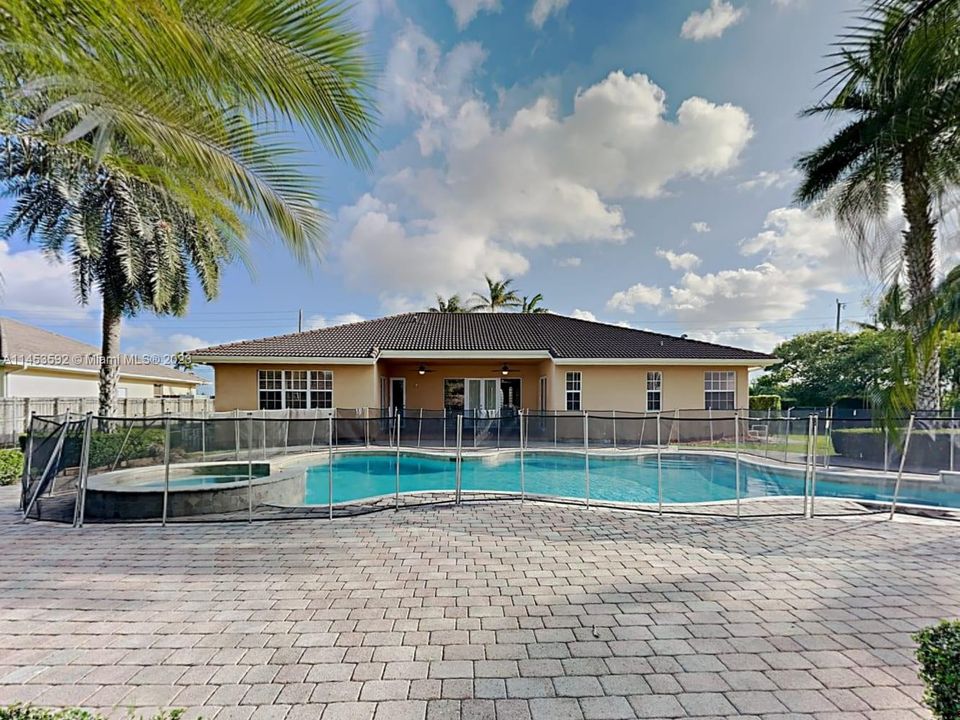 Recently Rented: $4,050 (4 beds, 3 baths, 2466 Square Feet)