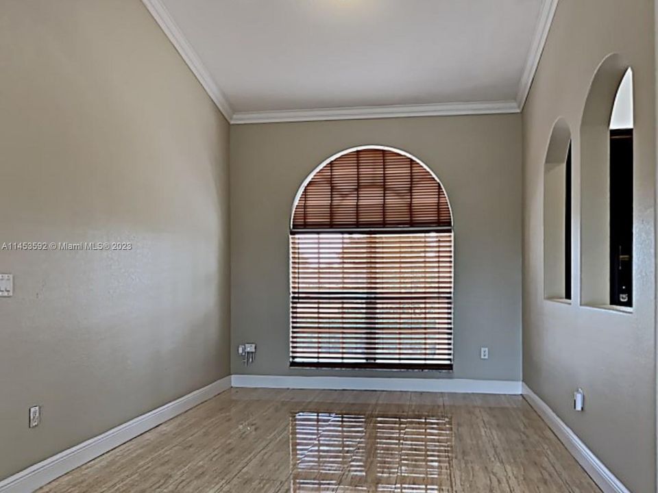 Recently Rented: $4,050 (4 beds, 3 baths, 2466 Square Feet)