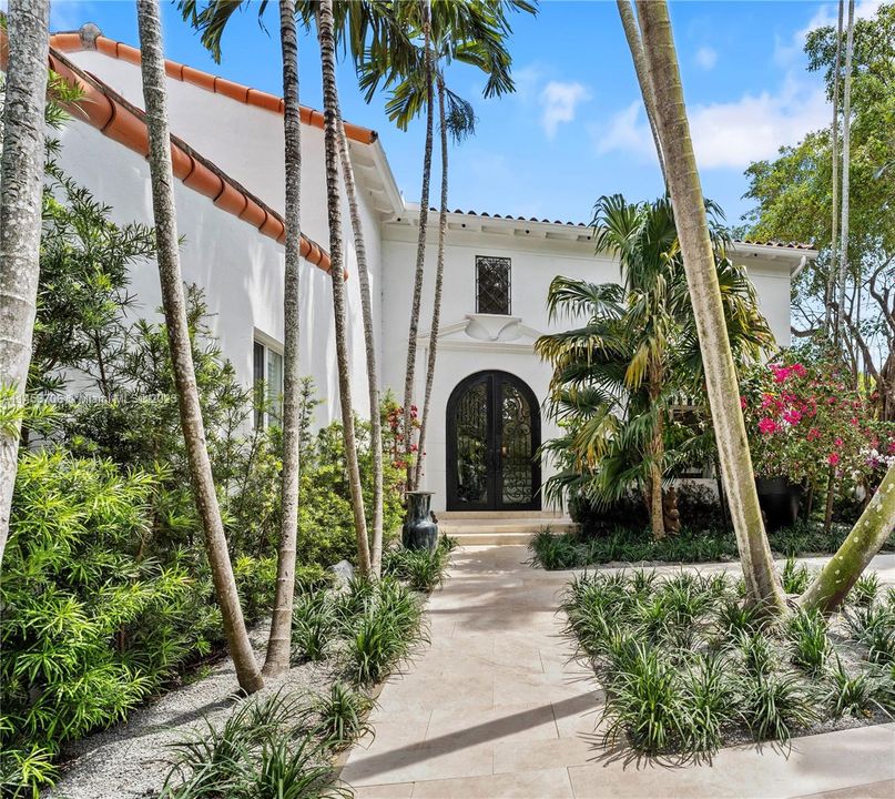 For Sale: $4,595,000 (4 beds, 3 baths, 3168 Square Feet)