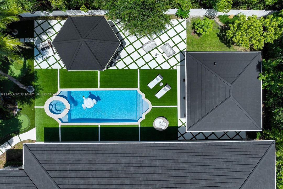 Recently Sold: $4,400,000 (5 beds, 5 baths, 4589 Square Feet)