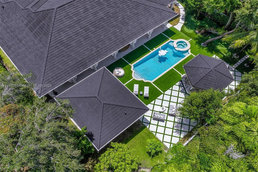 Recently Sold: $4,400,000 (5 beds, 5 baths, 4589 Square Feet)