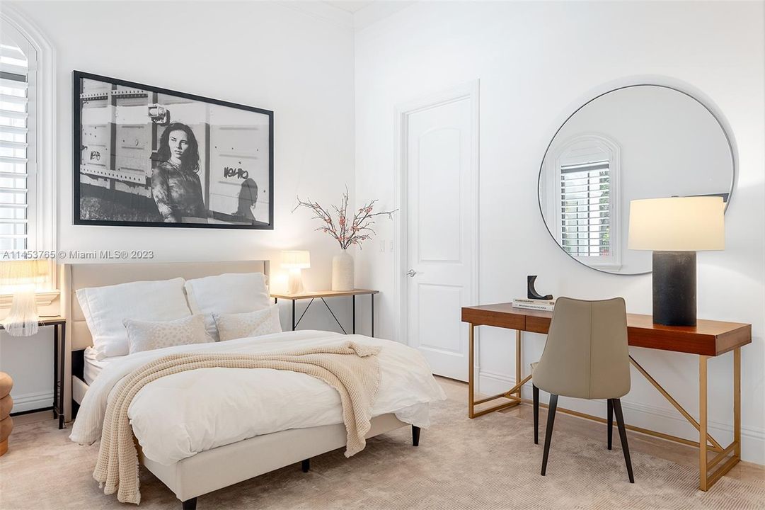 Recently Sold: $4,400,000 (5 beds, 5 baths, 4589 Square Feet)