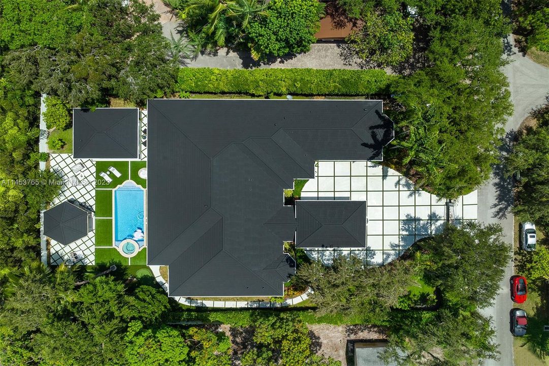 Recently Sold: $4,400,000 (5 beds, 5 baths, 4589 Square Feet)