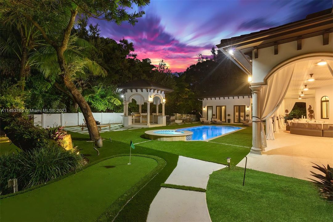 Recently Sold: $4,400,000 (5 beds, 5 baths, 4589 Square Feet)