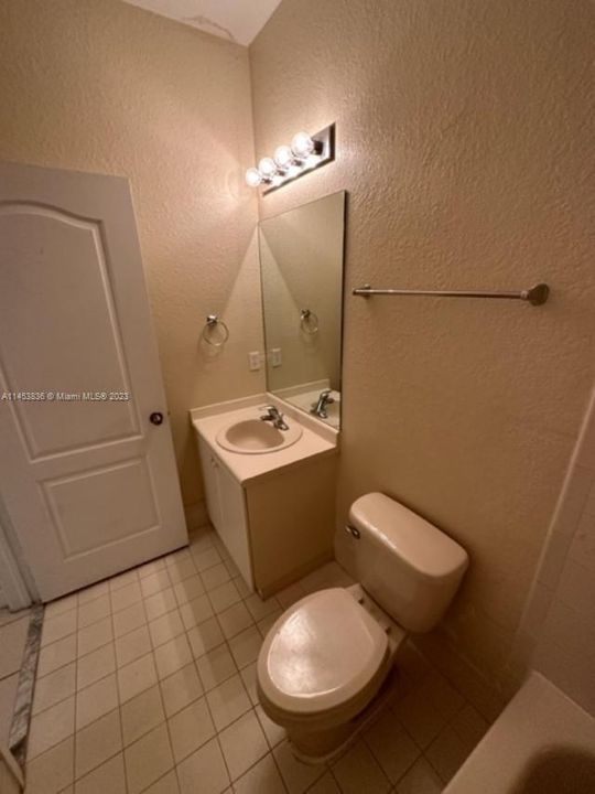 最近售出: $239,900 (3 贝兹, 2 浴室, 1182 平方英尺)