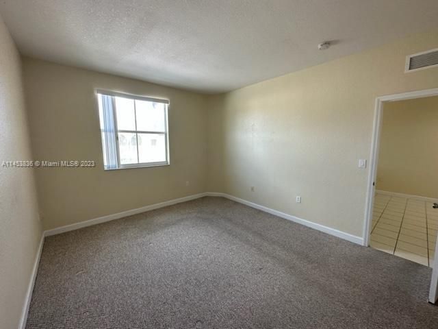 最近售出: $239,900 (3 贝兹, 2 浴室, 1182 平方英尺)