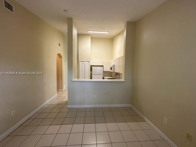 最近售出: $239,900 (3 贝兹, 2 浴室, 1182 平方英尺)