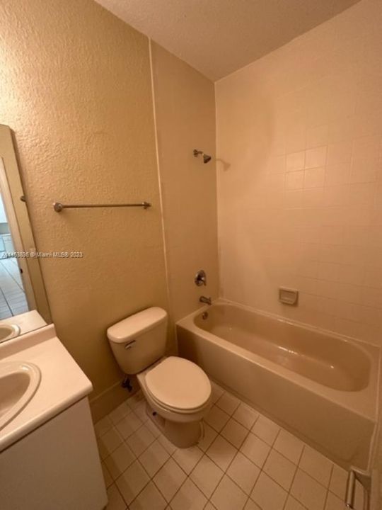 最近售出: $239,900 (3 贝兹, 2 浴室, 1182 平方英尺)