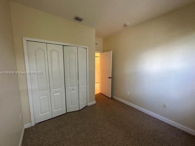 最近售出: $239,900 (3 贝兹, 2 浴室, 1182 平方英尺)