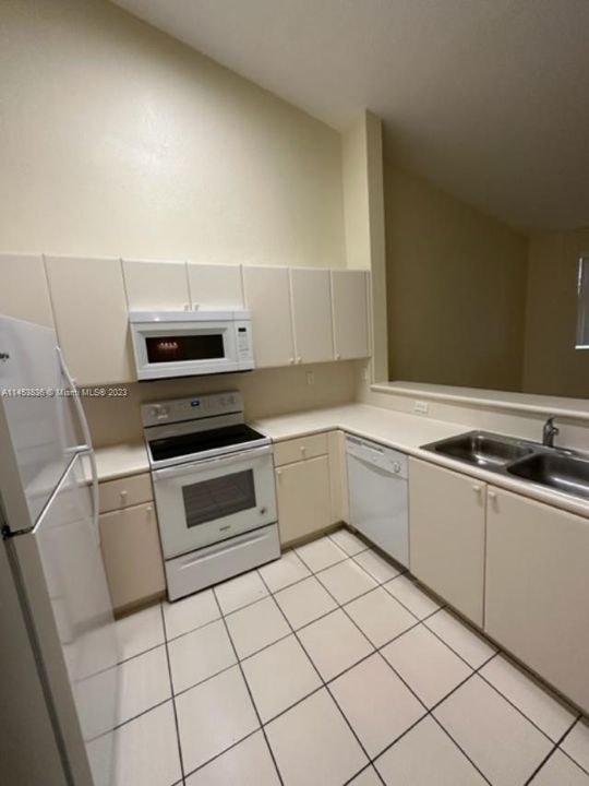 最近售出: $239,900 (3 贝兹, 2 浴室, 1182 平方英尺)