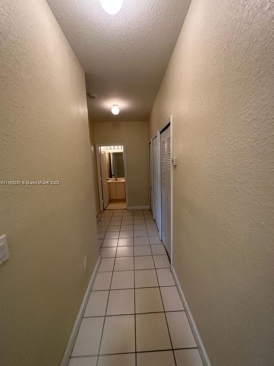 最近售出: $239,900 (3 贝兹, 2 浴室, 1182 平方英尺)