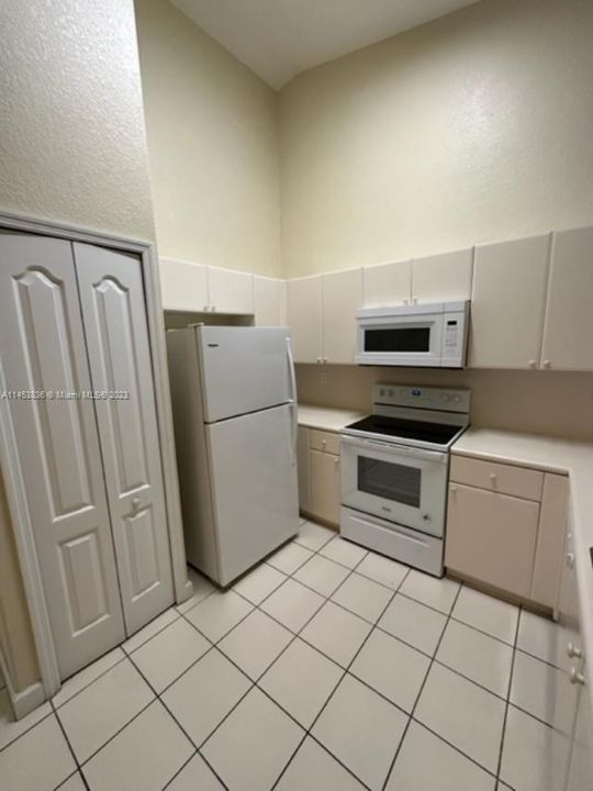 最近售出: $239,900 (3 贝兹, 2 浴室, 1182 平方英尺)