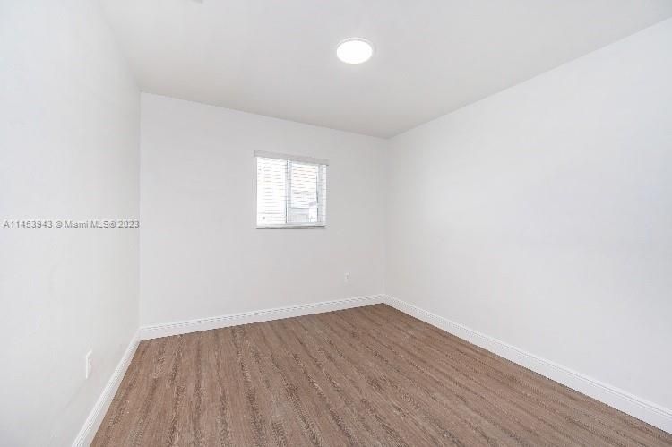 Recently Rented: $3,300 (3 beds, 2 baths, 1733 Square Feet)