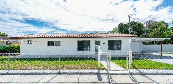 Recently Rented: $3,300 (3 beds, 2 baths, 1733 Square Feet)