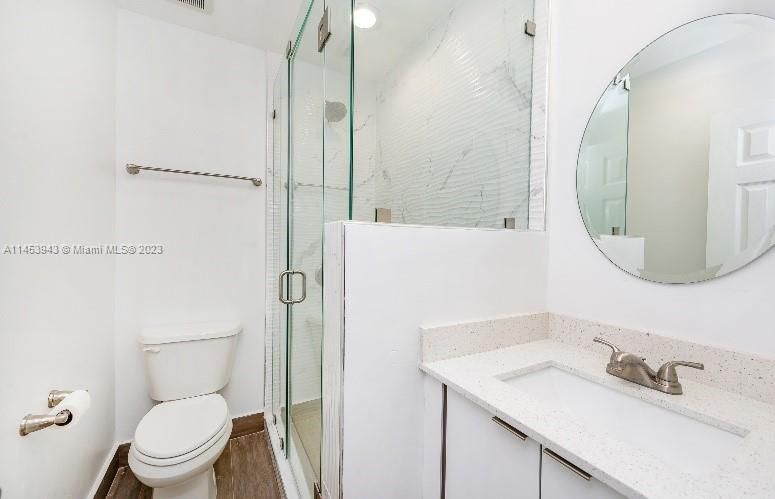 Recently Rented: $3,300 (3 beds, 2 baths, 1733 Square Feet)