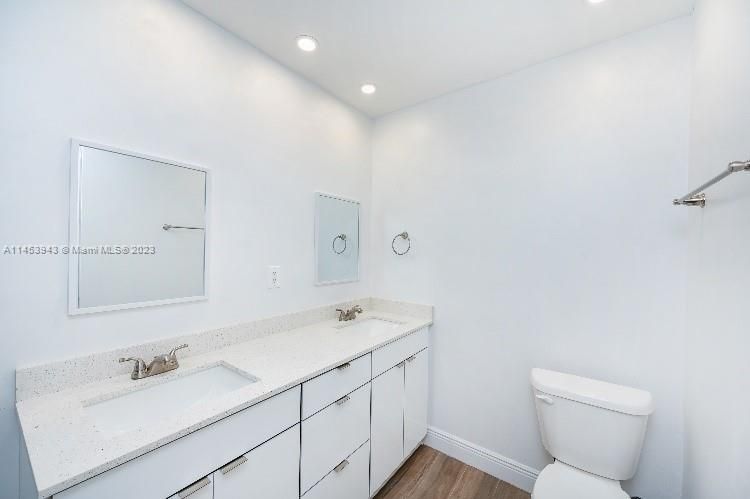 Recently Rented: $3,300 (3 beds, 2 baths, 1733 Square Feet)