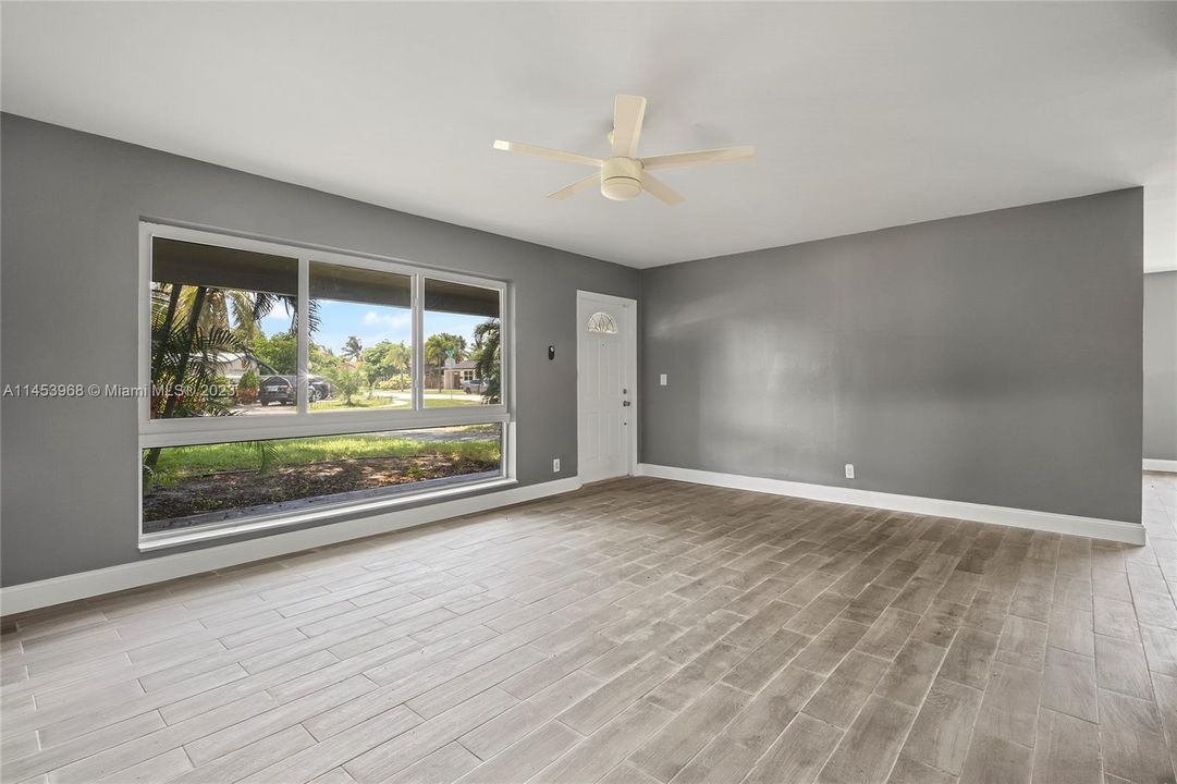 最近售出: $559,000 (3 贝兹, 1 浴室, 1568 平方英尺)