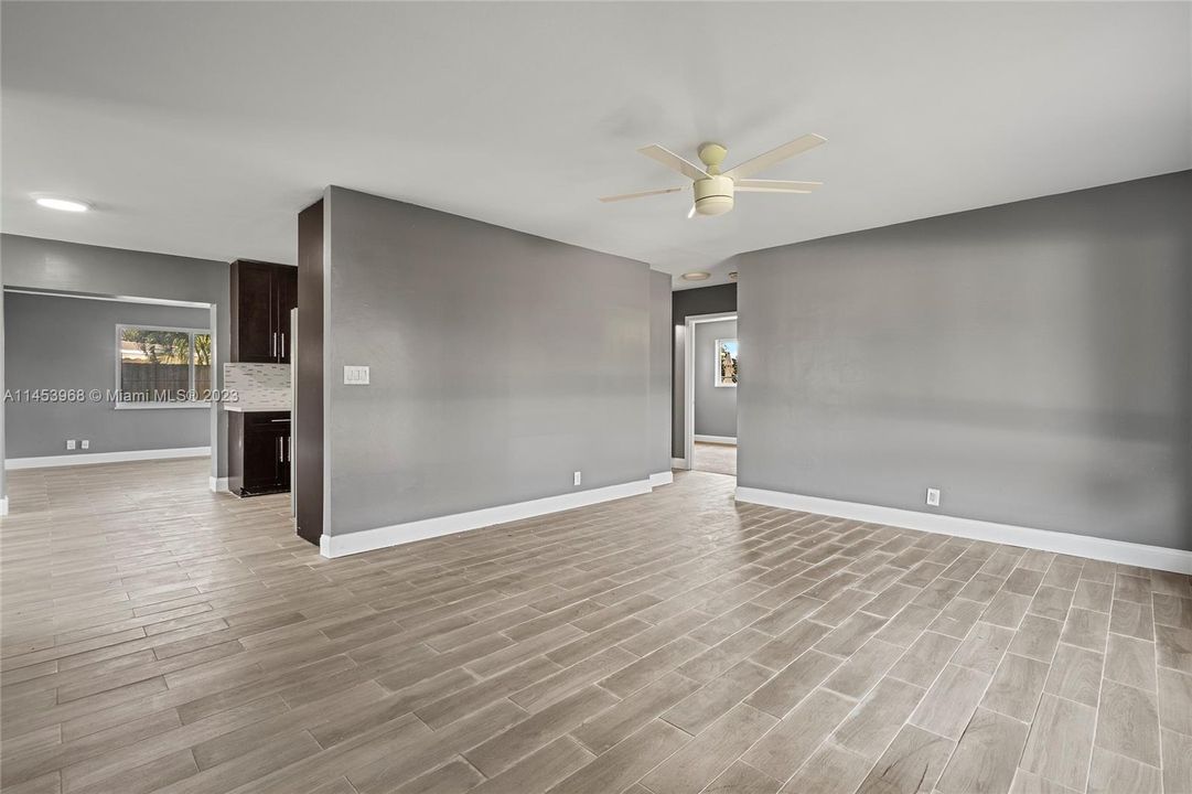 最近售出: $559,000 (3 贝兹, 1 浴室, 1568 平方英尺)