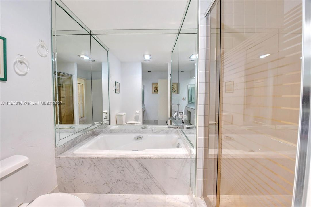 Vendido Recientemente: $235,000 (3 camas, 2 baños, 1809 Pies cuadrados)