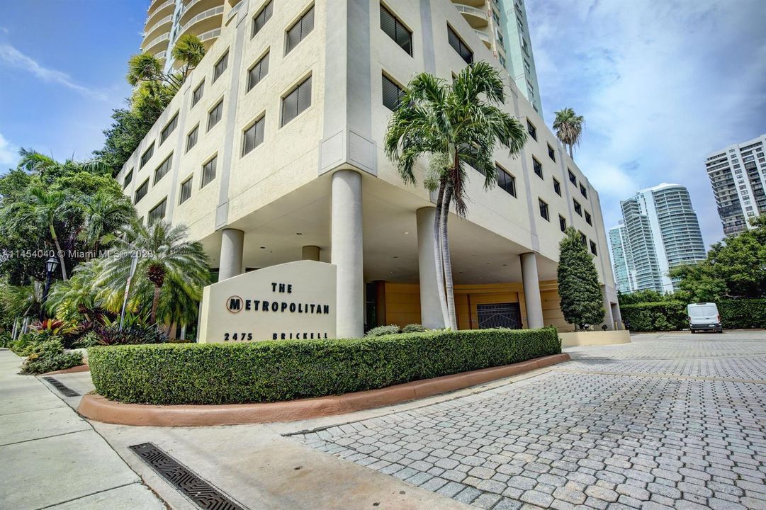For Rent: $3,900 (2 beds, 2 baths, 1120 Square Feet)