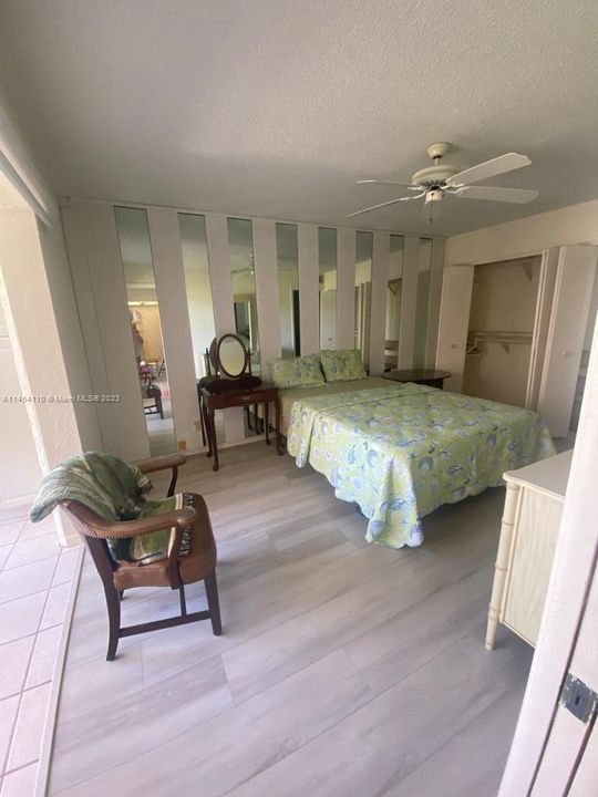 Recently Rented: $2,200 (2 beds, 2 baths, 930 Square Feet)