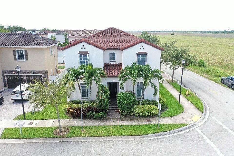 Recently Sold: $768,000 (5 beds, 4 baths, 3031 Square Feet)