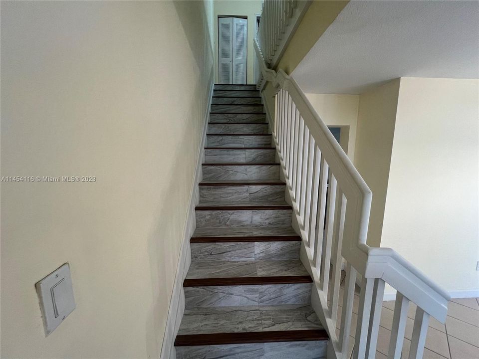 最近租的: $2,600 (3 贝兹, 2 浴室, 1571 平方英尺)