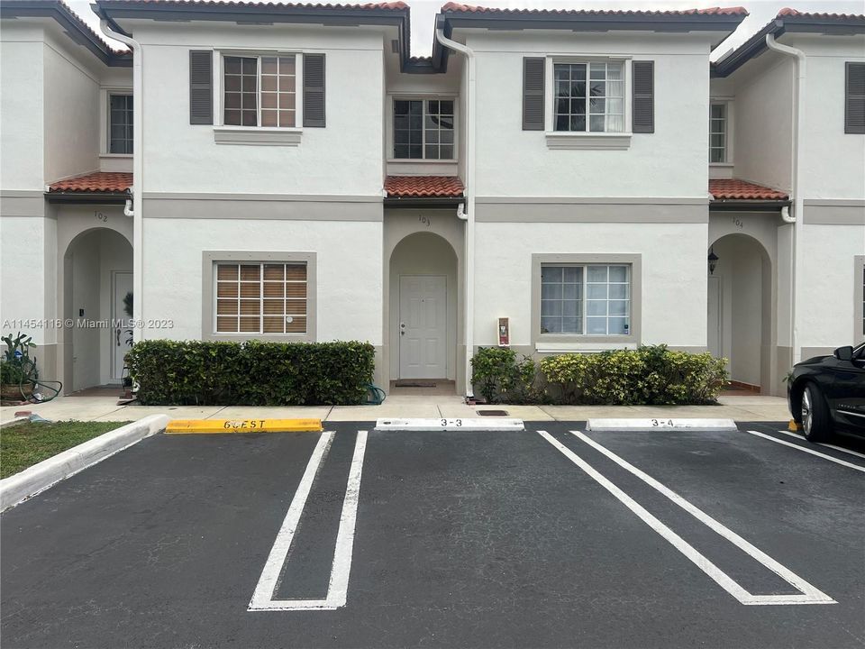 最近租的: $2,600 (3 贝兹, 2 浴室, 1571 平方英尺)