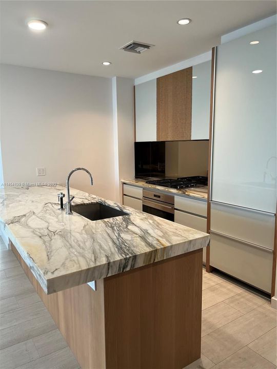 For Rent: $13,000 (3 beds, 2 baths, 1281 Square Feet)