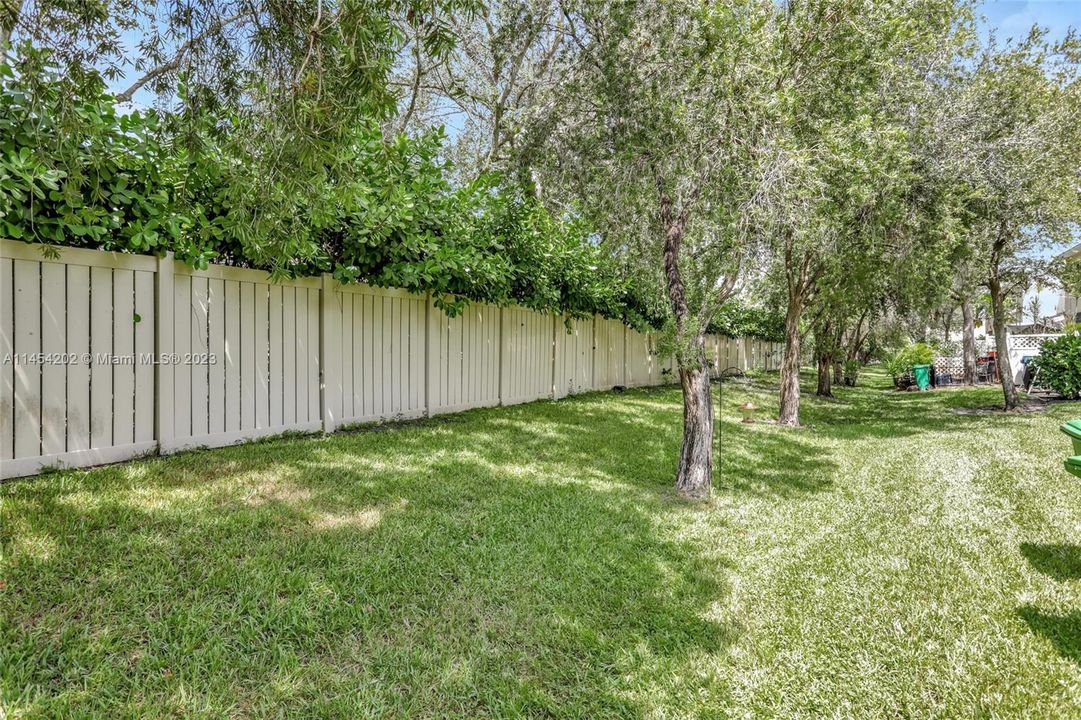 Vendido Recientemente: $360,000 (2 camas, 2 baños, 1170 Pies cuadrados)