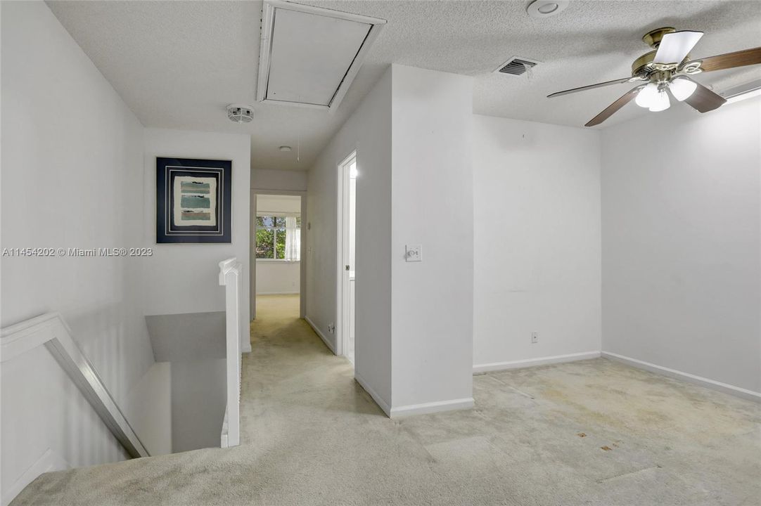 Vendido Recientemente: $360,000 (2 camas, 2 baños, 1170 Pies cuadrados)