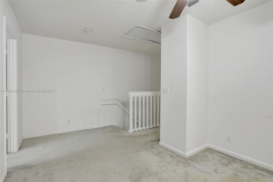 Vendido Recientemente: $360,000 (2 camas, 2 baños, 1170 Pies cuadrados)