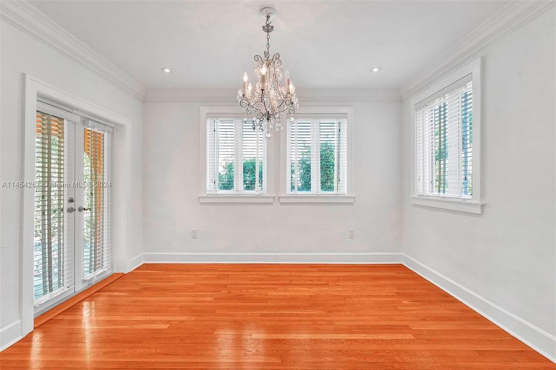 Recently Sold: $2,999,998 (4 beds, 4 baths, 3668 Square Feet)