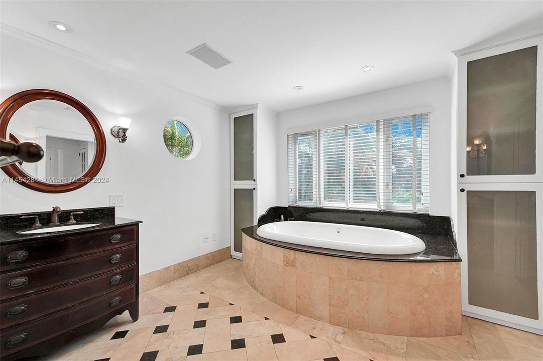 Recently Sold: $2,999,998 (4 beds, 4 baths, 3668 Square Feet)