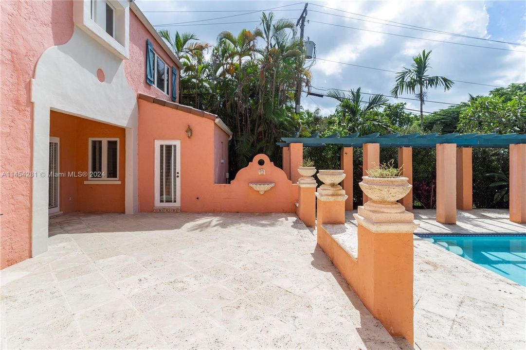 Recently Sold: $2,999,998 (4 beds, 4 baths, 3668 Square Feet)