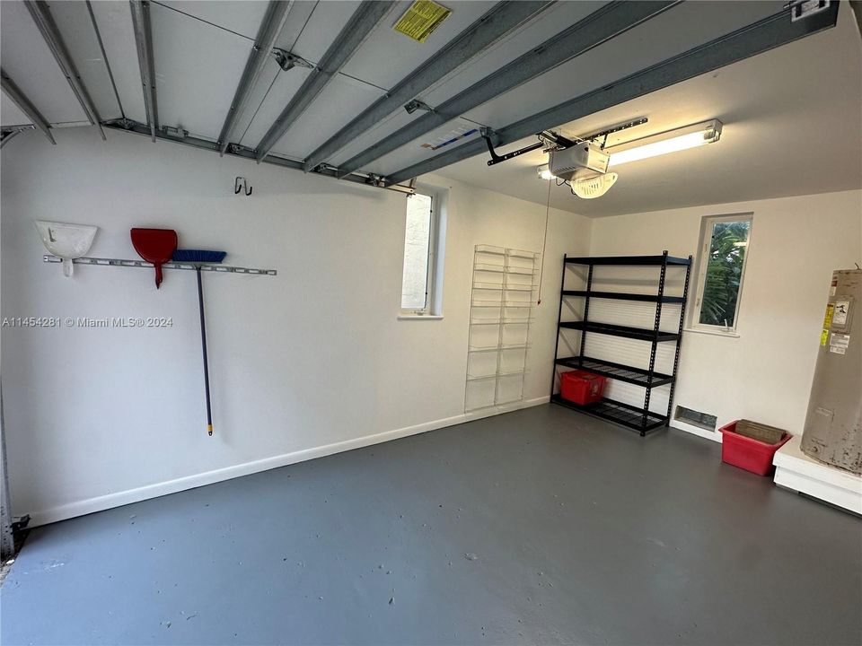 Recently Sold: $2,999,998 (4 beds, 4 baths, 3668 Square Feet)