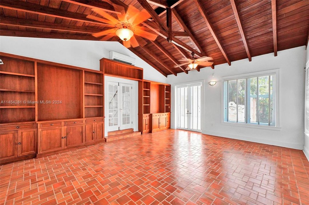 Recently Sold: $2,999,998 (4 beds, 4 baths, 3668 Square Feet)