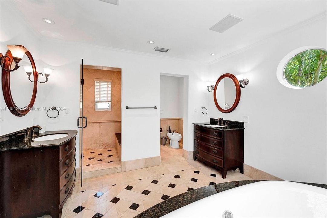 Recently Sold: $2,999,998 (4 beds, 4 baths, 3668 Square Feet)