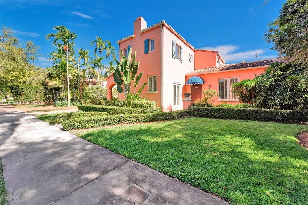 Recently Sold: $2,999,998 (4 beds, 4 baths, 3668 Square Feet)